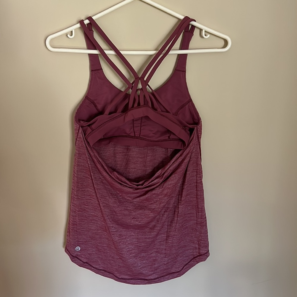 Lululemon Tank Top w Built In Bra Size 4